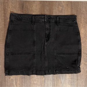 Old navy black jean skirt women’s size 16
